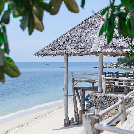 Trikora Beach Club And Resort Teluk Bakau Екстериор снимка