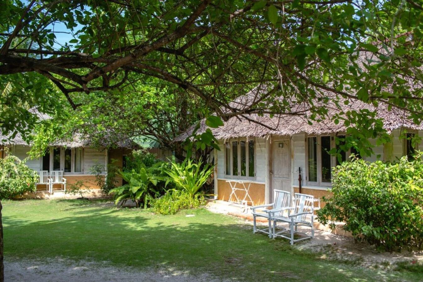 Trikora Beach Club And Resort Teluk Bakau Екстериор снимка