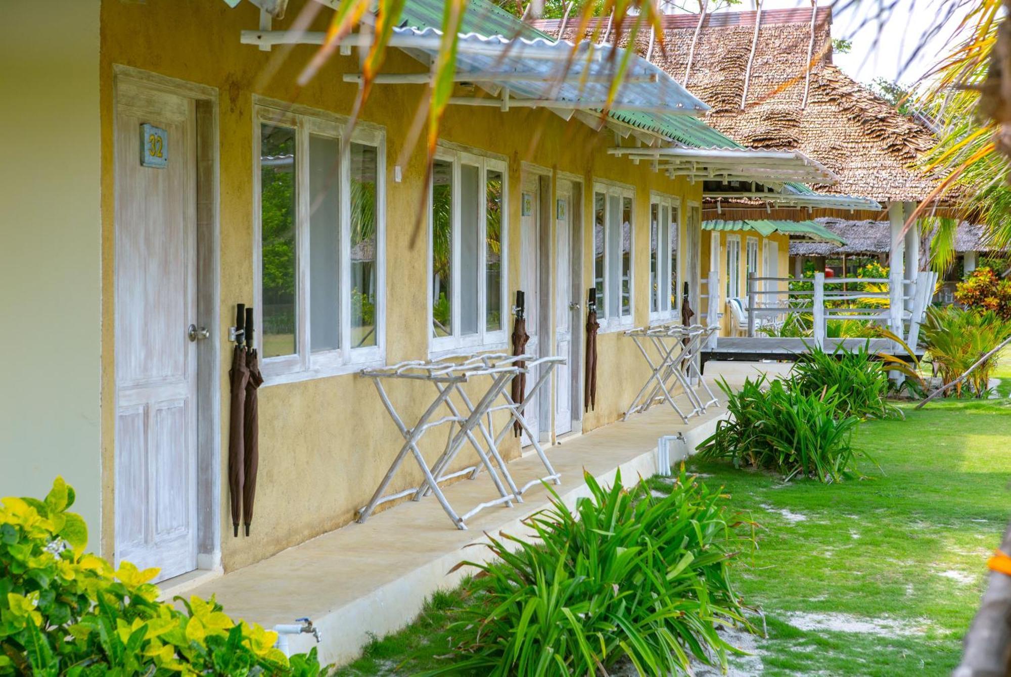 Trikora Beach Club And Resort Teluk Bakau Екстериор снимка