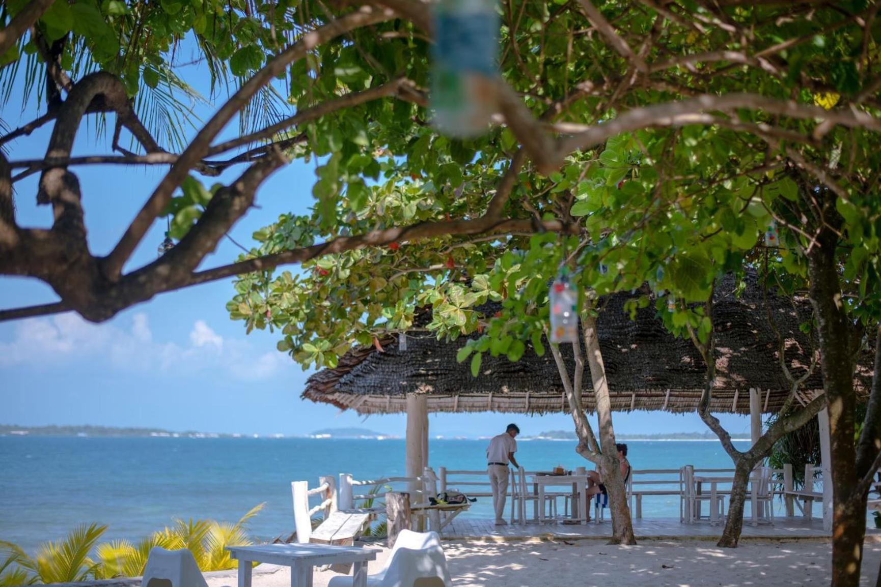 Trikora Beach Club And Resort Teluk Bakau Екстериор снимка