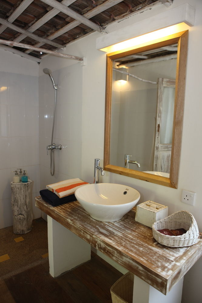 Trikora Beach Club And Resort Teluk Bakau Екстериор снимка